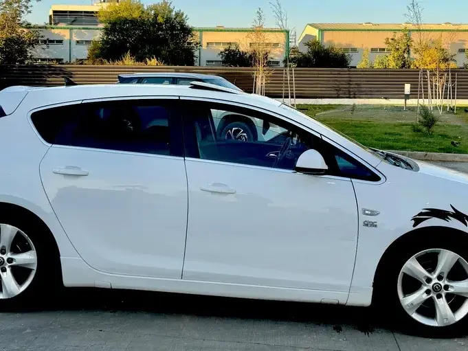 Opel Astra J