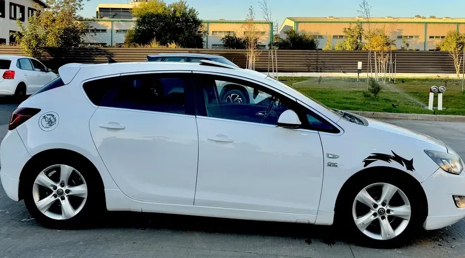Opel Astra J — imagine 5
