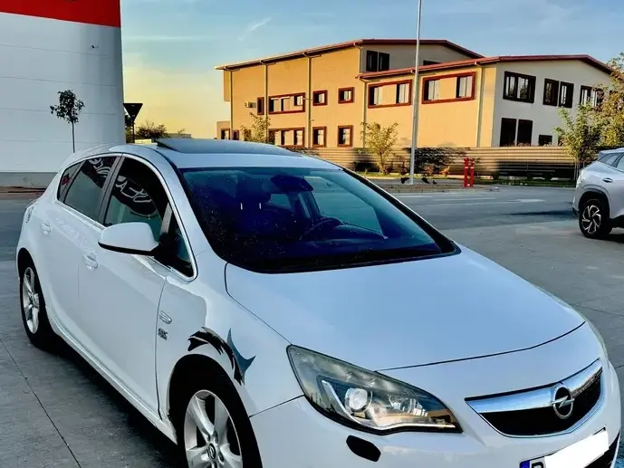 Opel Astra J