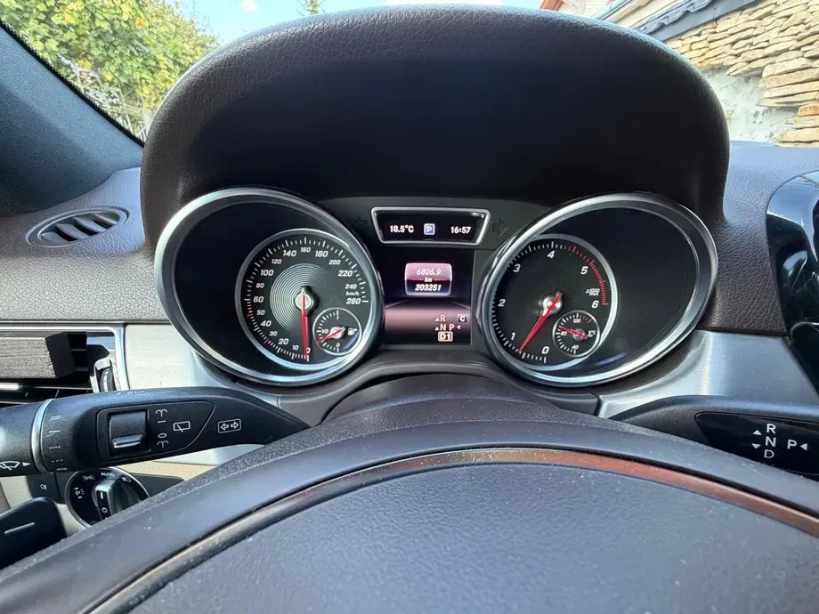 Mercedes-Benz GLE 350 d 4MATIC — imagine 9