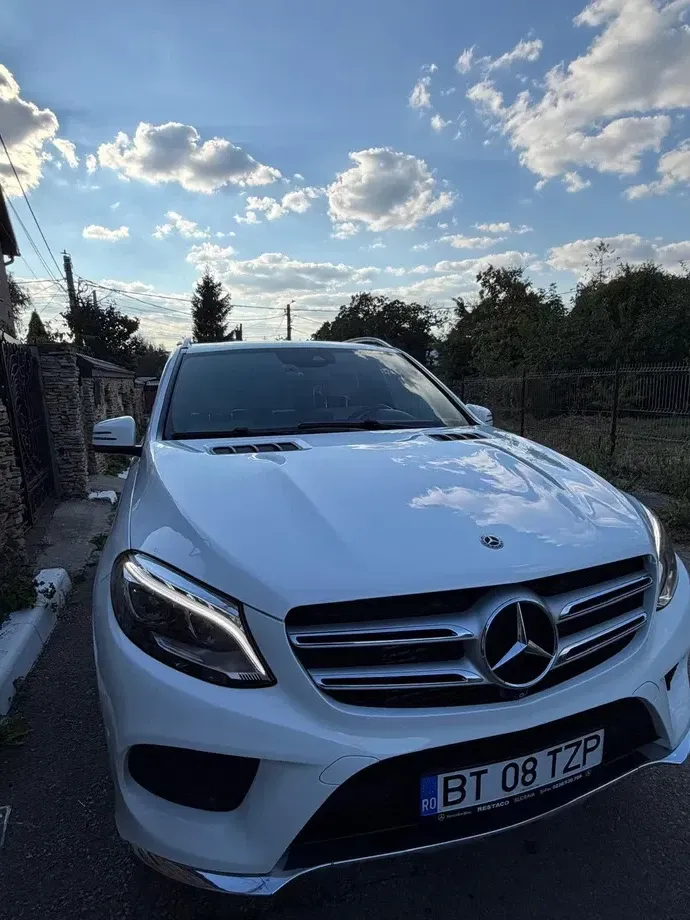 Mercedes-Benz GLE 350 d 4MATIC — imagine 4
