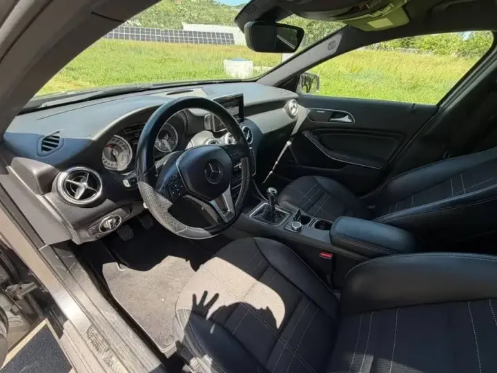Mercedes-Benz A 180 W176