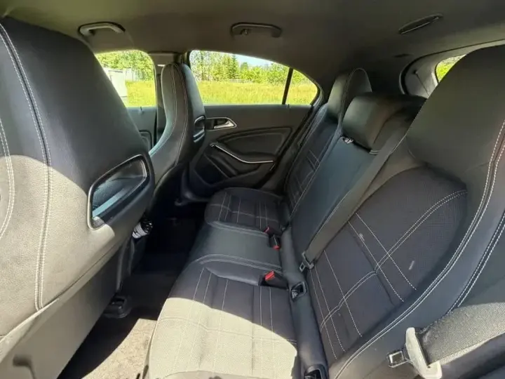 Mercedes-Benz A 180 W176