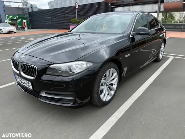 BMW Seria 5 F10/F11/F07 [2010 - 2017] 520d xDrive AT