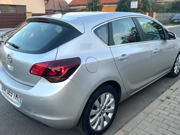 Opel Astra J 1.7 CDTI DPF