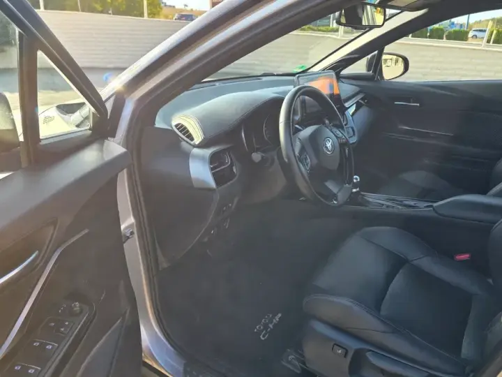 Toyota C-HR Style Selection