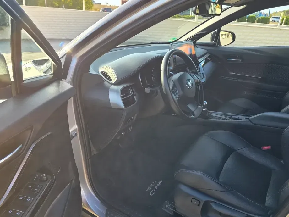 Toyota C-HR Style Selection — imagine 6