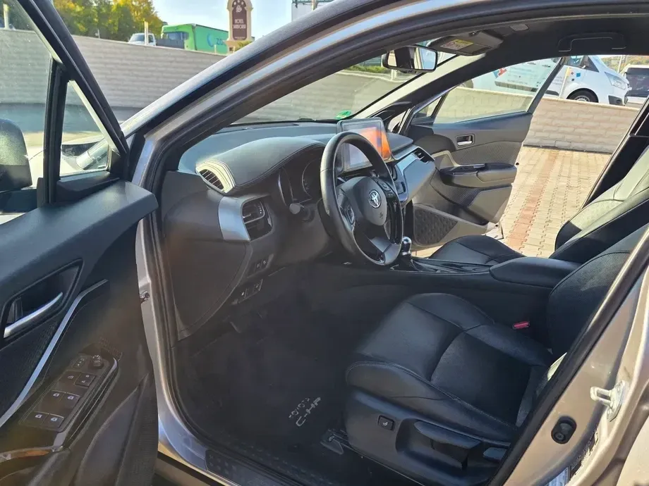 Toyota C-HR Style Selection — imagine 10