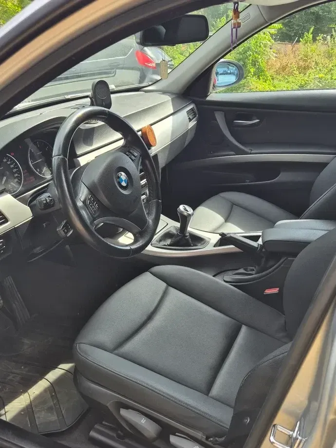 BMW Seria 3 E90/E91/E92/E93 320d — imagine 4