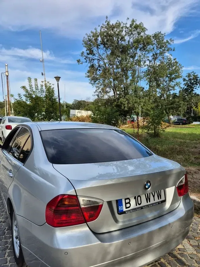 BMW Seria 3 E90/E91/E92/E93 320d — imagine 3