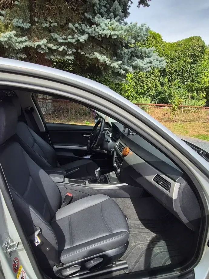 BMW Seria 3 E90/E91/E92/E93 320d — imagine 5