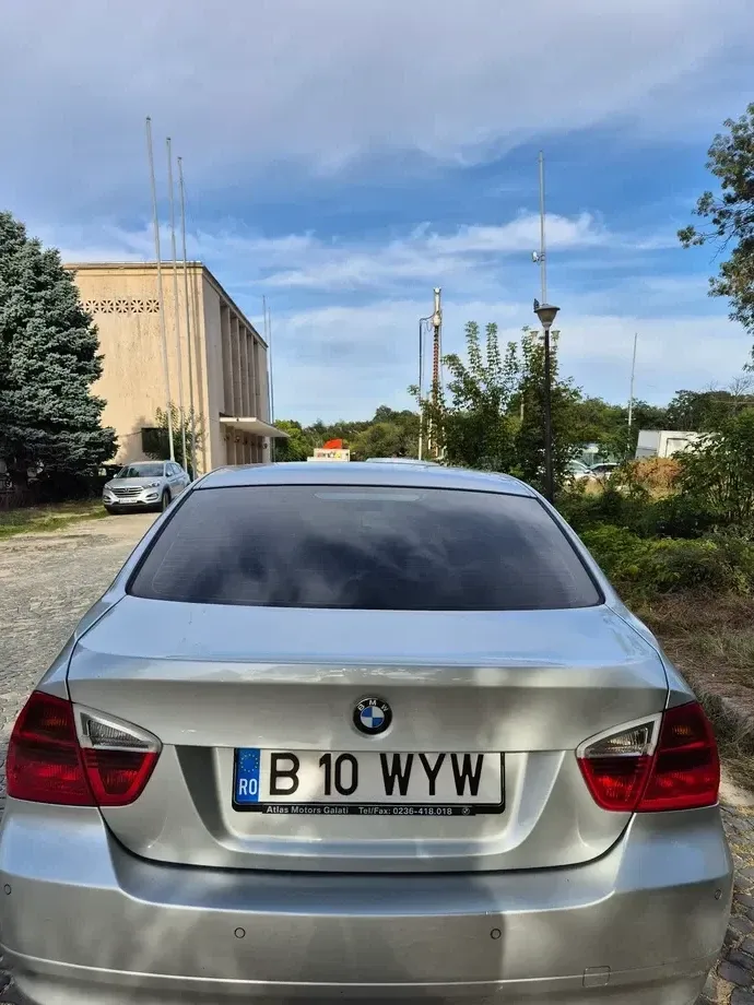 BMW Seria 3 E90/E91/E92/E93 320d — imagine 2