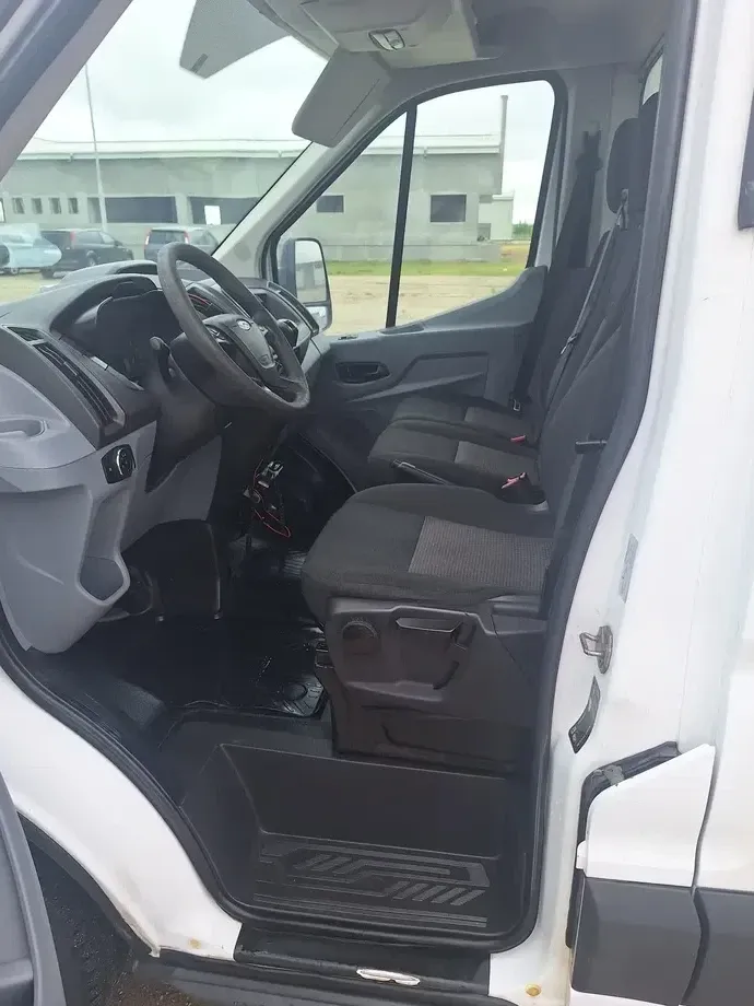 Ford Transit — imagine 6