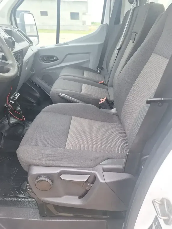 Ford Transit — imagine 8