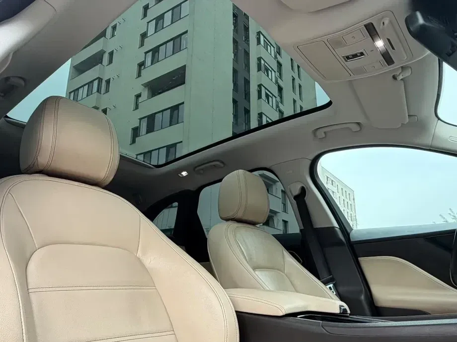 Jaguar F-Pace 20d AWD Prestige — imagine 10