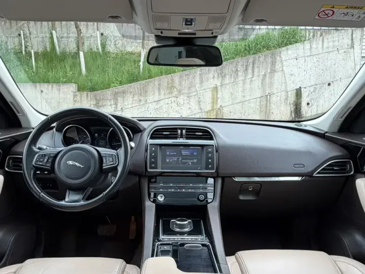 Jaguar F-Pace 20d AWD Prestige