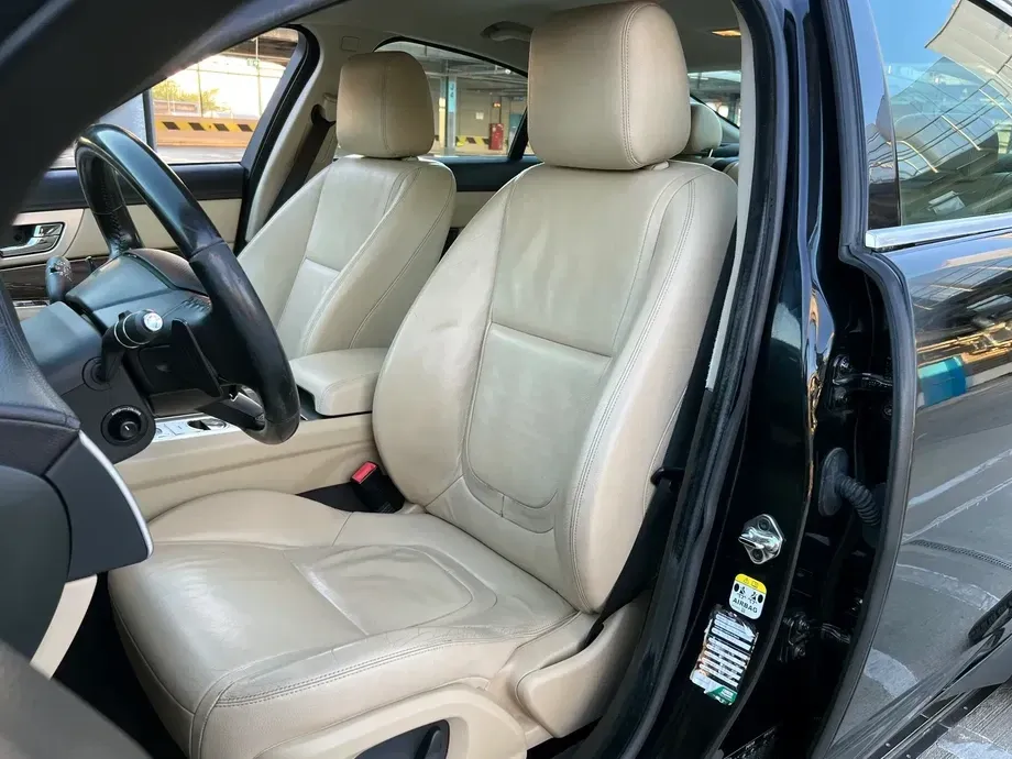 Jaguar XF 2.2D Premium Luxury — imagine 9