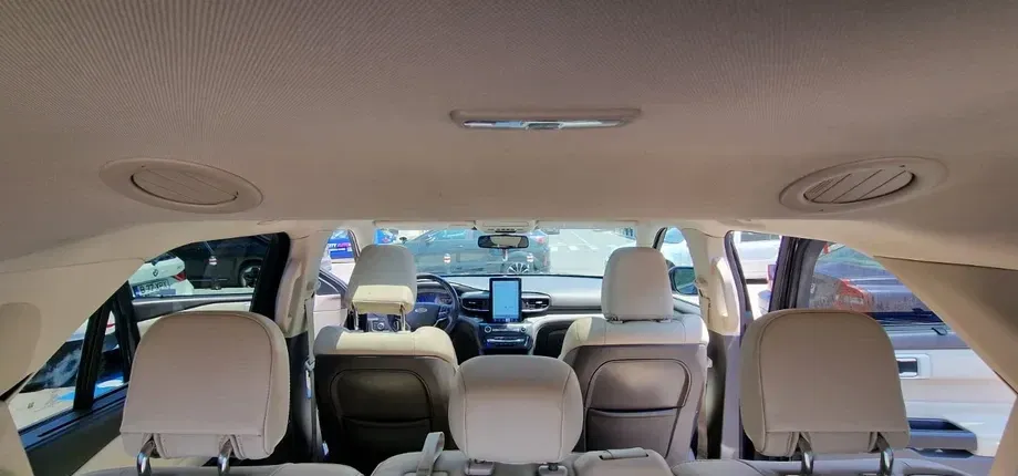 Ford Explorer — imagine 8
