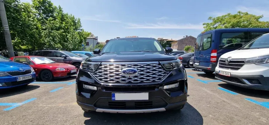 Ford Explorer — imagine 3