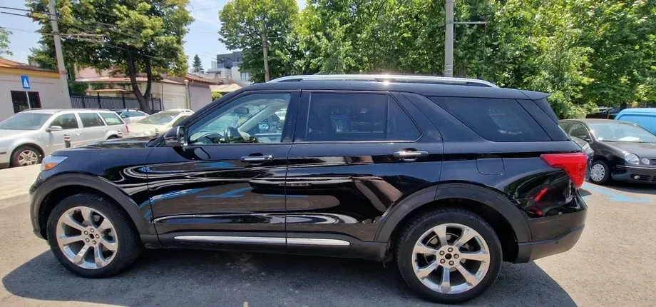 Ford Explorer — imagine 5