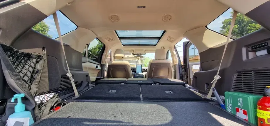 Ford Explorer — imagine 9