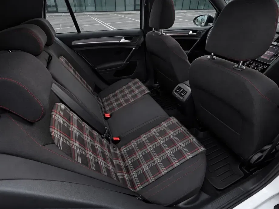 Volkswagen Golf VII GTI 2.0 TSI OPF DSG Performance — imagine 9