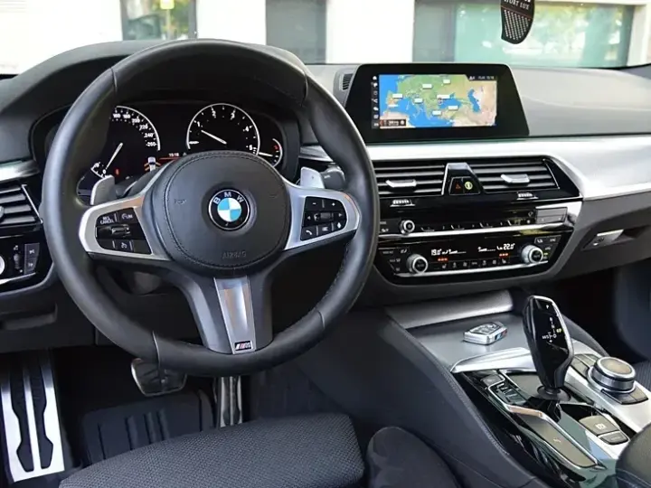 BMW Seria 5 G30/G31 520d Aut. M Sport Edition