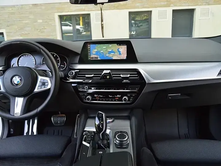 BMW Seria 5 G30/G31 520d Aut. M Sport Edition