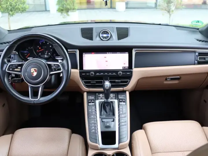 Porsche Macan Standard