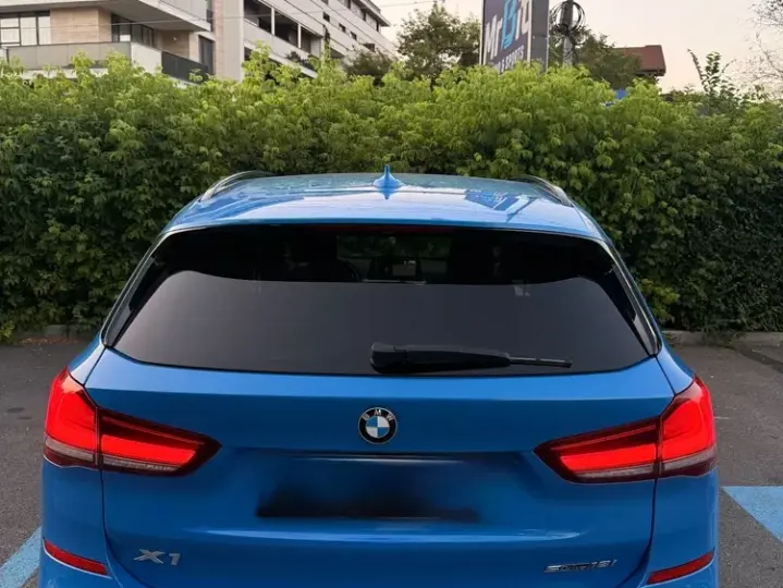 BMW X1 sDrive18i AT