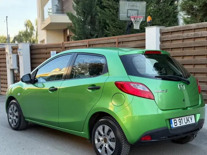Mazda 2 II
