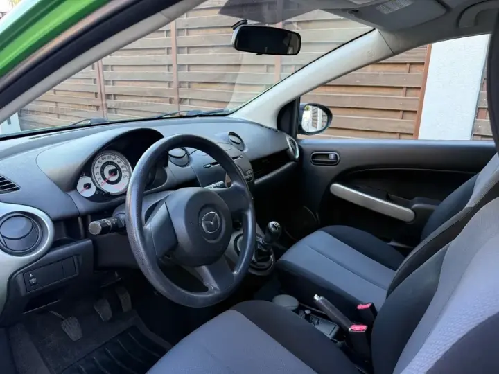 Mazda 2 II