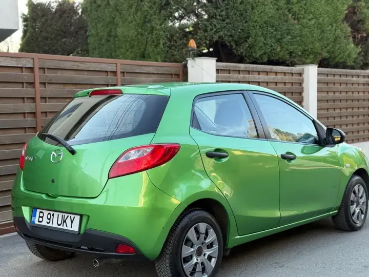 Mazda 2 II