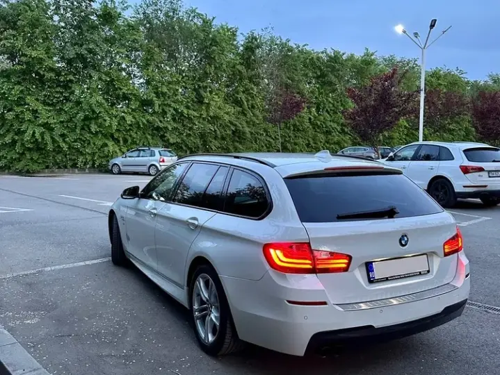 BMW Seria 5 F10/F11/F07 [2010 - 2017] 520d xDrive Aut.