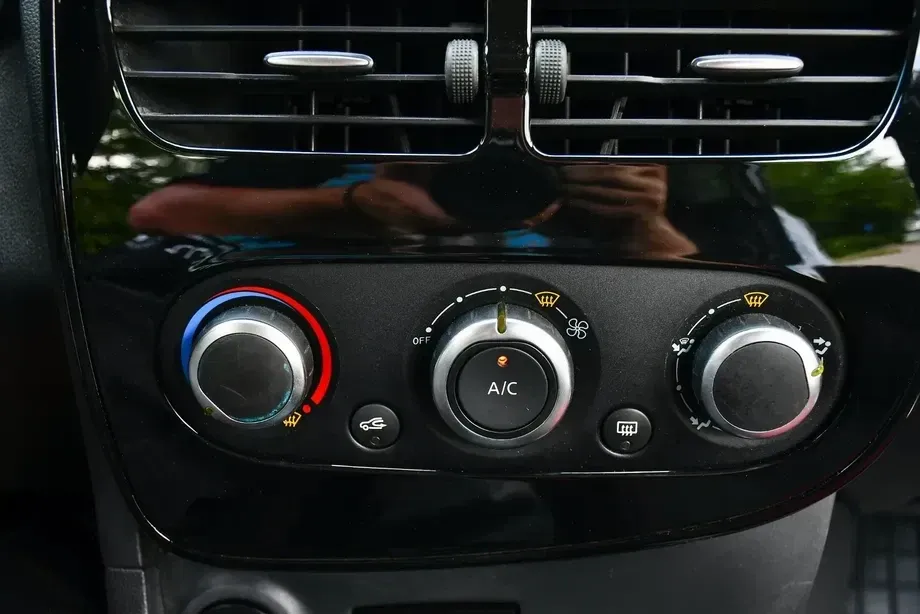 Renault Clio IV dCi 75 Expression — imagine 8