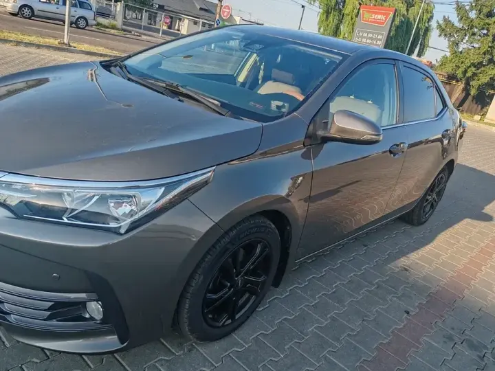 Toyota Corolla XI