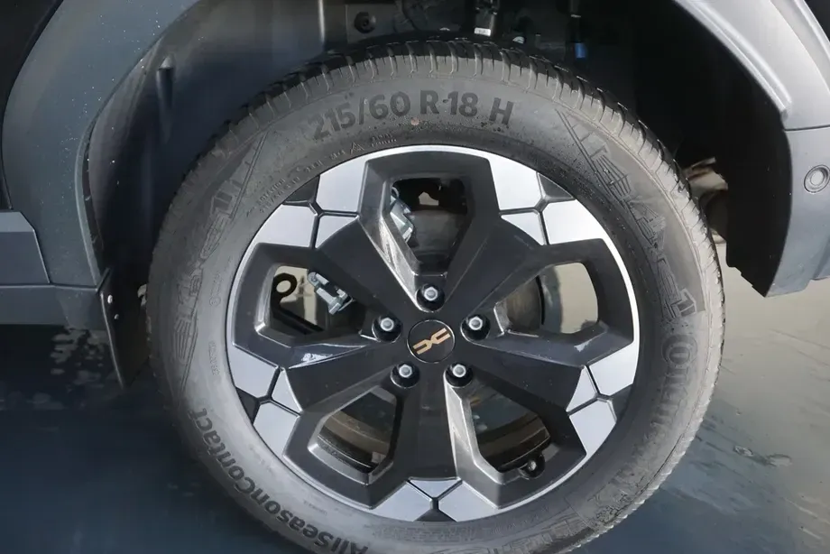 Dacia Duster TCe 130 4X4 MHEV Extreme — imagine 8