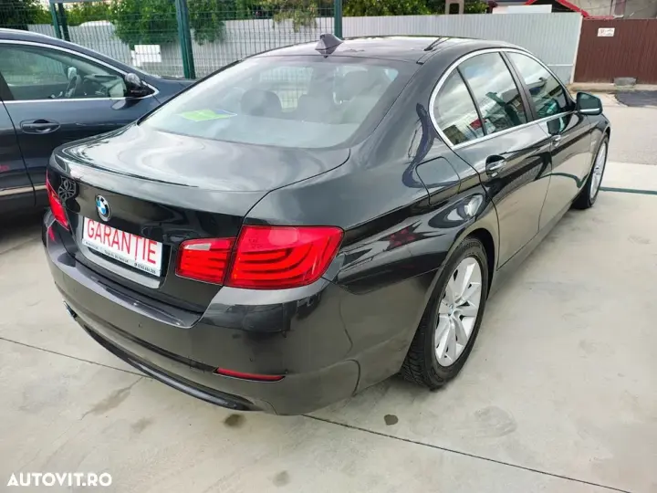 BMW Seria 5 F10/F11/F07 [2010 - 2017] 520d Aut. Luxury Line