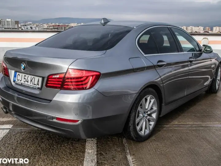 BMW Seria 5 F10/F11/F07 [2010 - 2017] 520d Aut. Luxury Line