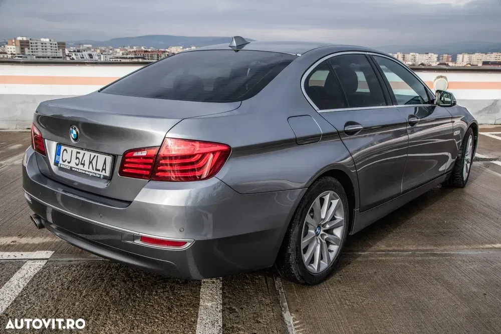 BMW Seria 5 F10/F11/F07 [2010 - 2017] 520d Aut. Luxury Line — imagine 4