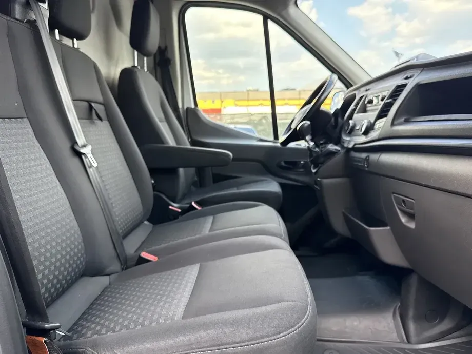 Ford Transit — imagine 10