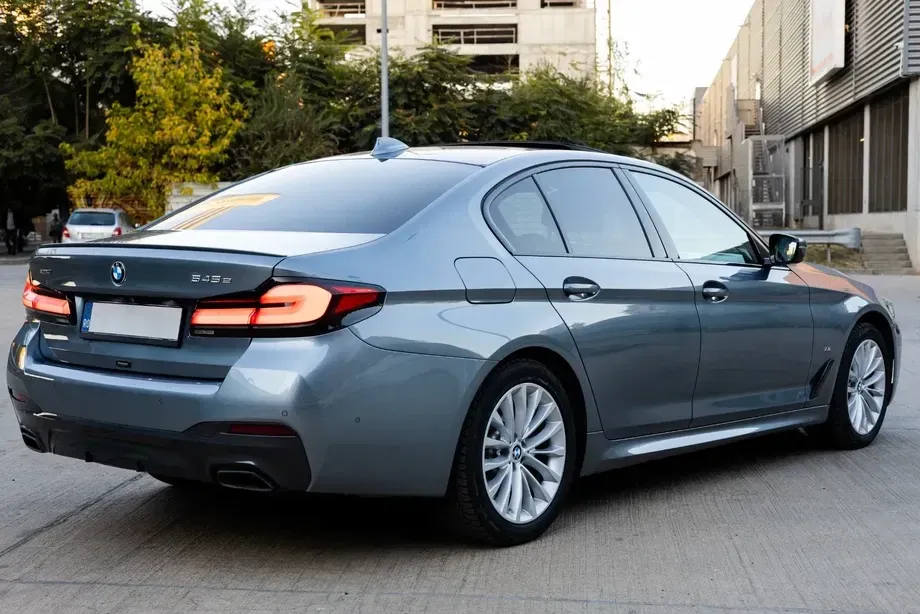 BMW Seria 5 G30/G31 545e xDrive AT PHEV — imagine 5