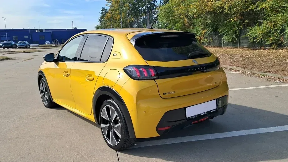 Peugeot 208 II — imagine 4