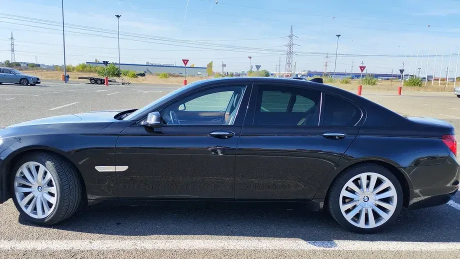 BMW Seria 7 F01/F02 — imagine 4