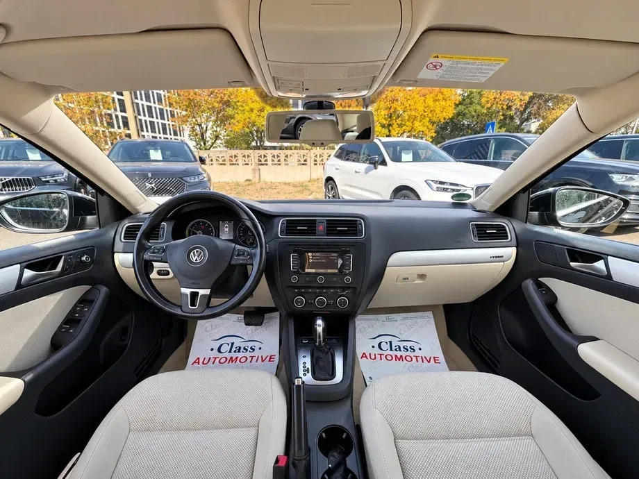 Volkswagen Jetta — imagine 8