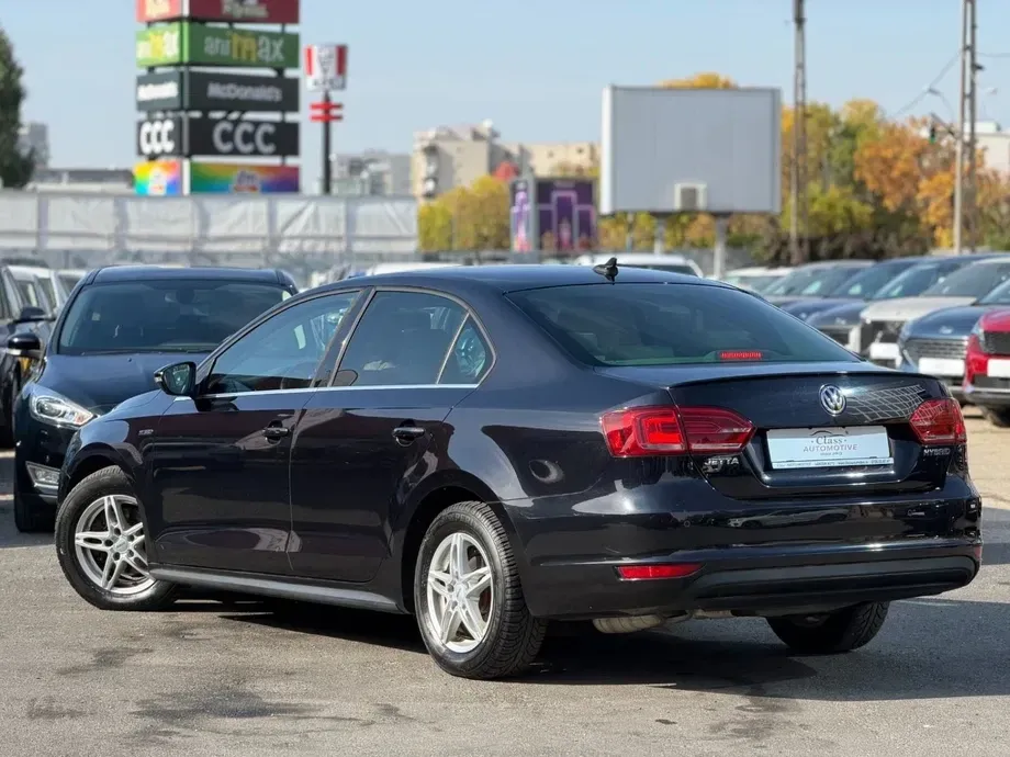 Volkswagen Jetta — imagine 5