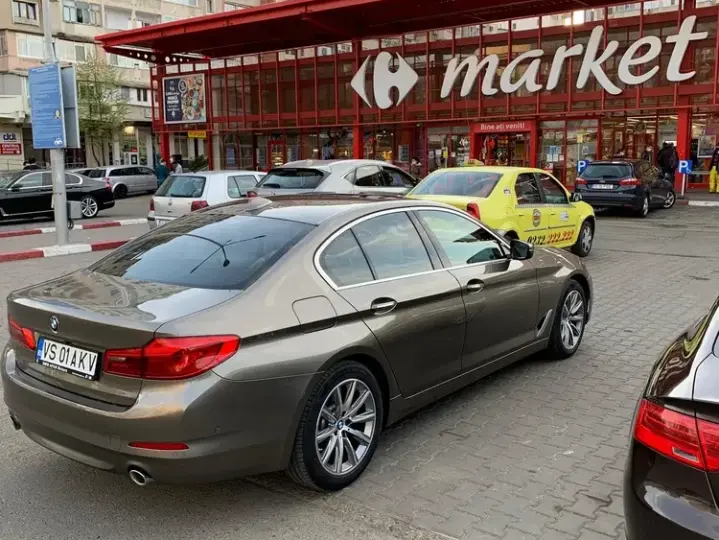 BMW Seria 5 G30/G31 [2017 - Prezent] 520d xDrive Aut. Luxury Line