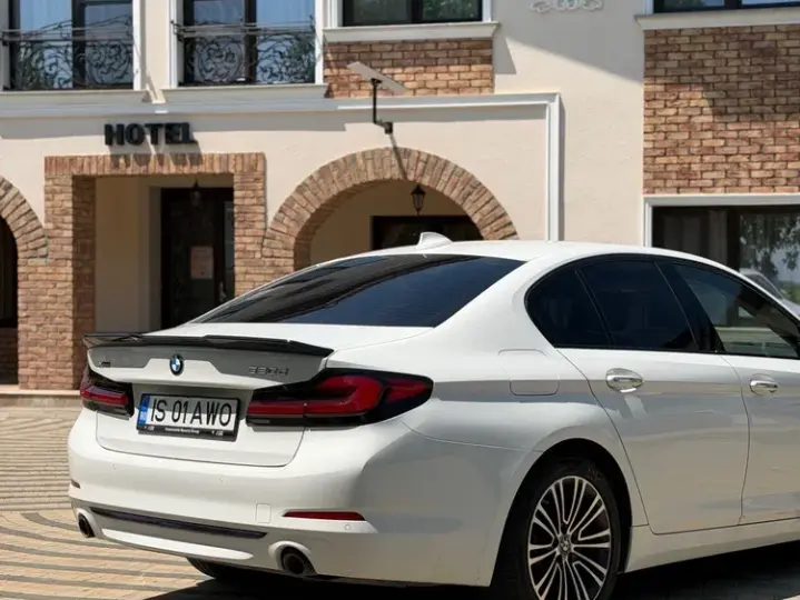 BMW Seria 5 G30/G31 [2017 - Prezent] 520d xDrive AT