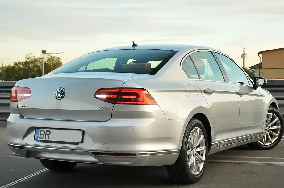 Volkswagen Passat B8 2.0 TDI DSG Highline — imagine 8
