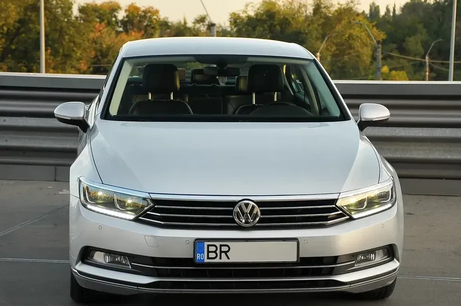 Volkswagen Passat B8 2.0 TDI DSG Highline — imagine 10